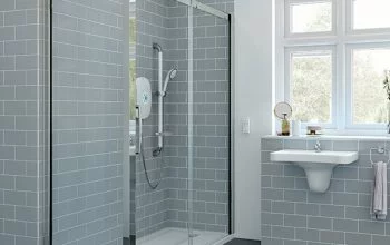 Stand alone shower cubicle