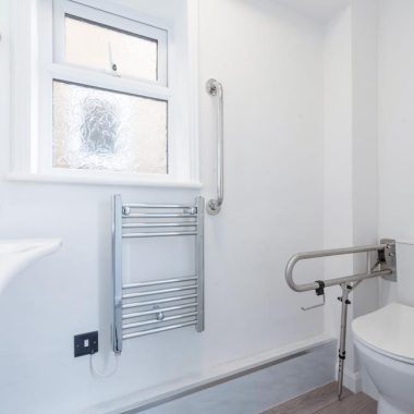 berry-close-accessible-bathroom-1000A Accessible bathroom renovation