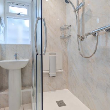 abingdon-walk-in-shower-1000D Case study after image of walk in shower